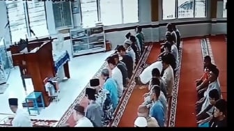 Detik-detik Jamaah Masjid di Metro Wafat di Sujud Terakhir saat Salat Berjamaah