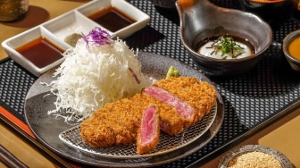 Mencicipi Sirloin Gyukatsu nan Juicy dan Lembut di Restoran Beef Katsu ala Jepang yang Autentik