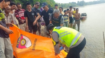 Geger! Mayat Misterius Berbaju Cokelat Ditemukan Mengapung di Sungai Musi Muba