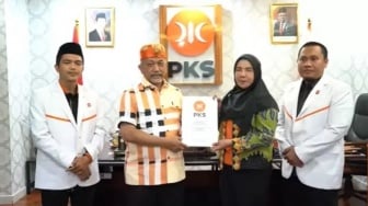 PKS Resmi Usung Eva-Deddy di Pilkada Bandar Lampung 2024