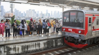 Makin Padat! Penumpang KRL Jabodetabek Tembus 156,8 Juta Orang di Semester I 2024