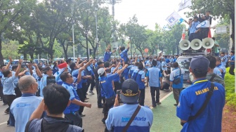 Ribuan Sopir Kompak Demo di Balai Kota DKI, 29 Rute Mikrotrans di Jakarta Auto Tak Tarik Penumpang