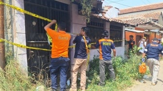 Heboh! Kerangka Ibu dan Anak Ditemukan di Rumah, Polisi Lakukan Olah TKP