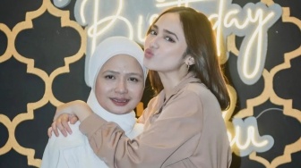 Terungkap Sosok Shendy Hadju, Ibu di Balik Kesopanan Syifa Hadju saat Bertemu Ahmad Dhani