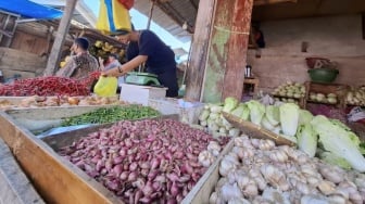 Jelang Ramadan, Harga Bawang Merah dan Cabai Rawit Merah Masih Tinggi