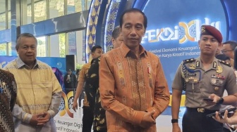 Tiga Kali Bilang 'Katanya Siapa?' Jokowi Tepis Isu Rehuffle Kabinet