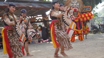 Nguri-nguri Seni Budaya Tradisional, PT Semen Gresik Dampingi Kelompok Kesenian Reog Singo Wahyu Wibowo