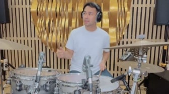 Raffi Ahmad Isi Drum di Lagu Terbaru Dinda Ghania, Pelan-Pelan Melupakanmu