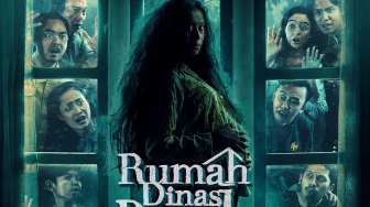 Ulasan Film Rumah Dinas Bapak, Horor Komedi dari Kisah Nyata Dodit Mulyanto