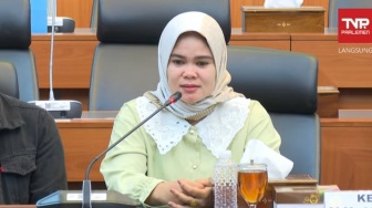 Ibunda Afif Ngadu ke DPR Minta Keadilan Sambil Menangis: Saya Tidak Ikhlas Pelaku Penganiayaan Belum Diungkap