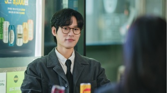 Berperan Jadi Jurnalis, Ini Detail Karakter Yun Ji On dalam Drama Korea Love Next Door