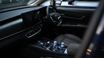 Duel MPV Listrik Rp 300 Jutaan untuk Keluarga Modern: Pilih Kabin Lega Wuling atau Teknologi BYD?