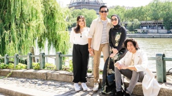 Masih Akur dan Romantis, Andre Taulany dan Istri Ternyata Liburan Bareng ke Eropa Saat Lagi Proses Cerai