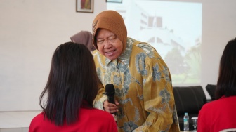 Mensos Risma Beri Dorongan Semangat dan Pemberdayaan bagi 18 Korban TPPO