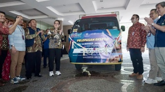 PJ Adhy Lepas Ekspor Produk Unggulan Jatim Senilai Rp1,3 Miliar