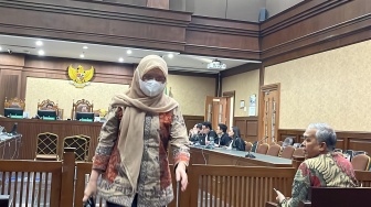 Dicecar Jaksa soal Pernikahan Siri Adiknya dan Fify Mulyani, Begini Kata Kakak Gazalba Saleh di Sidang