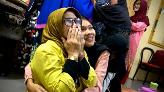 Momen Haru Keluarga di Pontianak saat Veddriq Raih Emas Pertama untuk Indonesia