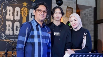 Honor Andre Taulany dari TV dan YouTube, Pantas Rien Wartia Trigina Kerap Liburan ke Luar Negeri