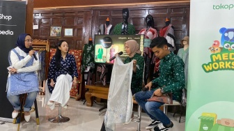 Live TikTok Bikin Omset Perajin Batik di Plupuh Sragen Meroket