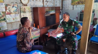 Kunjungi Mbah Sarno, Pangdam IV Diponegoro Mayjen TNI Deddy Suryadi Pastikan Hak Veteran dan Janjikan Renovasi Rumah