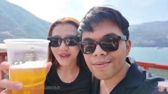 Nikmati Private Boat di Italia, Aaliyah Massaid Mendadak Klarifikasi soal Minuman di Tangannya