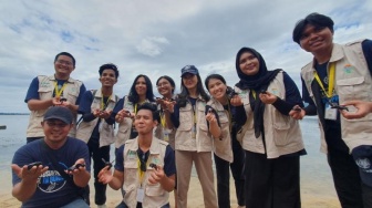 Kisah Para Penjaga Surga Bawah Laut di Pulau Bunaken: Kerja Nyata UGM dan Inovasi Batok Kelapa