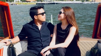 Menaksir Harga Sewa Kapal Aaliyah dan Thariq Halilintar di Santorini: Gini Kok Dibilang Honeymoon Irit