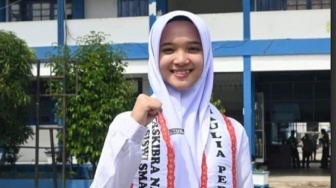 Sosok Maulia Permata Putri, Siswi SMAN 1 Kota Solok Pembawa Baki Bendera di HUT RI ke-79 di IKN