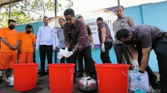 Barbuk Terbesar di Jogja, BNNP DIY Musnahkan 1,6 Kg Sabu