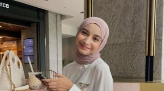 Senyum Sumringah Cut Intan Nabila di Atas Vespa Tanpa Suami, Netizen: Spek Bidadari Gini di KDRT