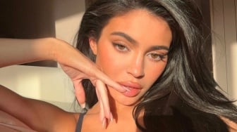 Kerap Kena Body Shaming, Kylie Jenner Jawab Rumor soal Pakai Obat Penurun Berat Badan