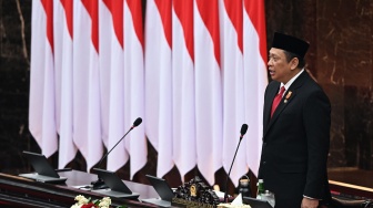 Ketua MPR Bambang Soesatyo memimpin Sidang Tahunan MPR dan Sidang Bersama DPR - DPD Tahun 2024 di Gedung Nusantara, kompleks Parlemen, Senayan, Jakarta, Jumat (16/8/2024). [ANTARA FOTO/Aditya Pradana Putra/sgd/tom]