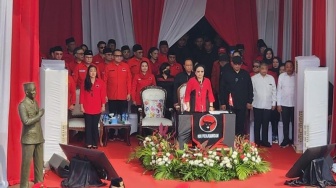 Tak Penuhi Undangan ke IKN, Megawati Pimpin Upacara Peringatan HUT ke-79 RI Bersama Kader PDIP