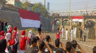 Warga Bangil Pasuruan Upacara di Sungai, Tersirat Pesan: Ini Sudah Sangat Kotor