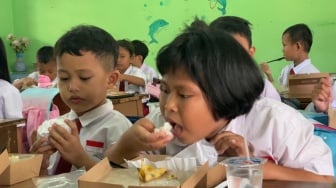 Uji Coba Makan Bergizi Gratis di SDN 07 Cideng Pakai Uang Pribadi, Segini Duit yang Dikeluarkan Heru Budi