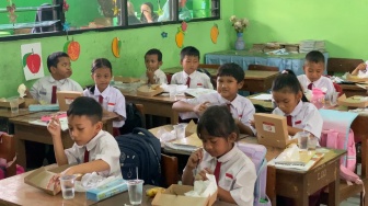 Heru Budi Uji Coba Makan Bergizi Gratis di SDN 07 Cideng: Biaya dari Uang Pribadi Menghabiskan Segini