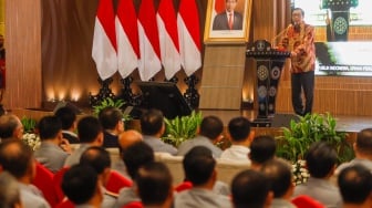 Pejabat lama Menteri Hukum dan Hak Asasi Manusia (Menkumham) Yasonna Laoly menyampaikan pidato perpisahan saat serah terima jabatan di Kantor Kementerian Hukum dan HAM, Jakarta, Selasa (20/8/2024). [Suara.com/Alfian Winanto]