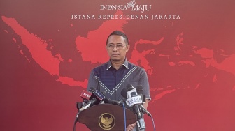 Hari Pertama Kerja, Hasan Nasbi Langsung Ganti Nama Kakompres, Jokowi Bilang Ini