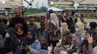 Ramai Antusiasme Warga Ikut Upacara di IKN, Netizen Auto Sindir: Mana yang Teriak Dilarang?