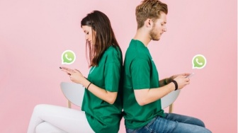 Cara Like Status WA Orang Lain, Download Versi Terbaru Whatsapp Biar Gampang Beri Reaksi Story Teman