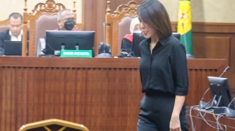 Helena Lim Tersenyum Lebar: Korupsi 300T Cuma Dihukum 5 Tahun Penjara, Mobil Mewah Dikembalikan