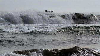 Waspada! Gelombang Laut Tinggi 4 Meter Berpotensi Landa Perairan Bali