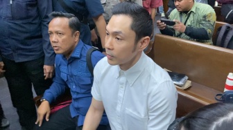 Harvey Moeis Pakai Kemeja Mahal dan Jam Tangan Branded di Sidang Lanjutan Kasus Korupsi PT Timah