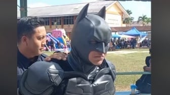 Batman Ditangkap Polisi Malaysia, Apa Kesalahannya?