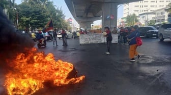 Mobil Iriana Joko Widodo Melintas, Demo Mahasiswa Makassar Dibubarkan