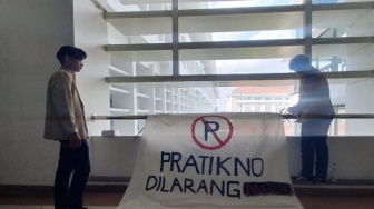 Spanduk 'Pratikno Dilarang Masuk' Terbentang di Fisipol UGM, Ganjar Beri Respons