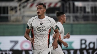 Jay Idzes Cetak Sejarah: Sangat Bangga Jadi Pemain Indonesia Pertama Main di Serie A!