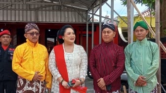 Ditambah Partai Buruh dan Hanura, Koalisi Pelangi Daftarkan Endah-Joko dengan Pawai Budaya Ke KPU Gunungkidul