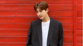 3 Inspirasi OOTD ala Bong Jaehyun, Terlihat Sederhana dan Fashionable