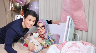 Kecil-kecil Sultan, Keranjang Bayi Princess R Anak Syahrini Harganya Bukan Kaleng-kaleng